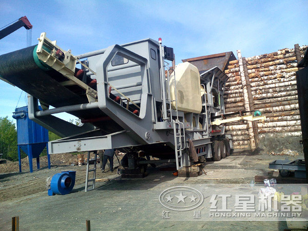 時(shí)產(chǎn)150噸-300噸汽車車載移動(dòng)碎石機(jī)靈活工作現(xiàn)場(chǎng) 時(shí)產(chǎn)150噸-300噸汽車車載移動(dòng)碎石機(jī)靈活工作現(xiàn)場(chǎng)