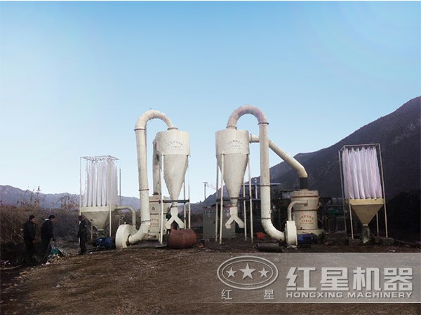硅石磨粉生產線現(xiàn)場 硅石磨粉生產線現(xiàn)場