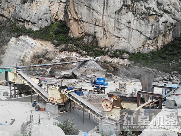 片石制砂生產線現場 片石制砂生產線現場