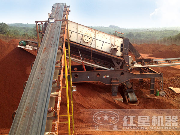 移動(dòng)篩石機(jī)工作現(xiàn)場 移動(dòng)篩石機(jī)工作現(xiàn)場