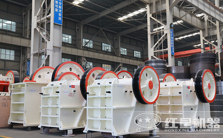 1000tph鄂式粉石頭機(jī) 1000tph鄂式粉石頭機(jī)