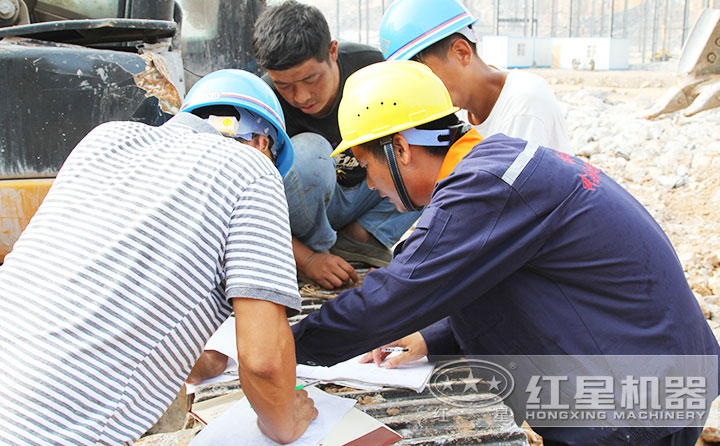 現(xiàn)場為用戶指導(dǎo)安裝細(xì)節(jié),以節(jié)省占地、環(huán)保效能高為主