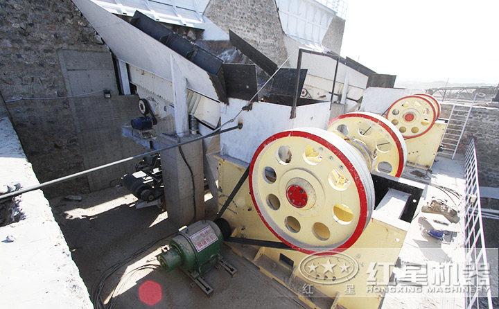 1200\*1500顎破機(jī)現(xiàn)場(chǎng)直觀圖