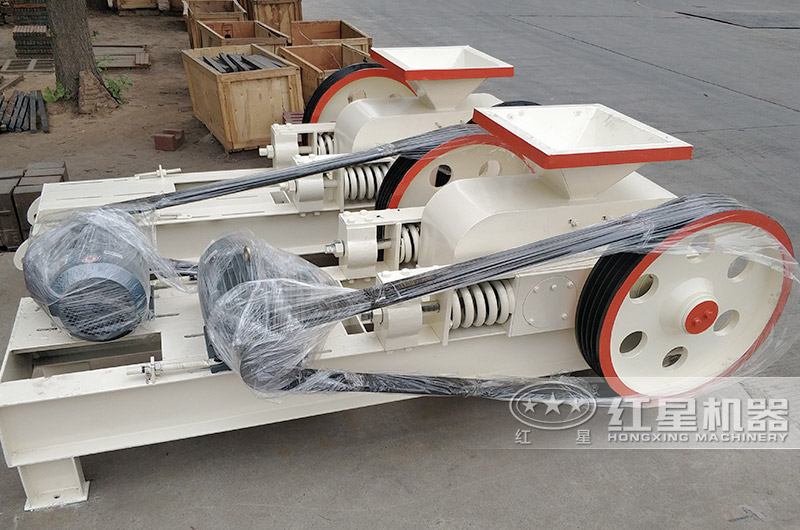 小型對(duì)輥制砂機(jī) 小型對(duì)輥制砂機(jī)