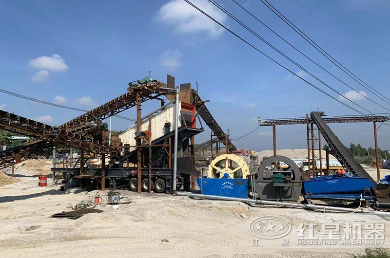 移動(dòng)式鵝卵石破碎制砂生產(chǎn)線 移動(dòng)式鵝卵石破碎制砂生產(chǎn)線