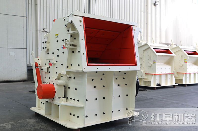 圖2:反擊式粉碎機(jī) 圖2:反擊式粉碎機(jī)