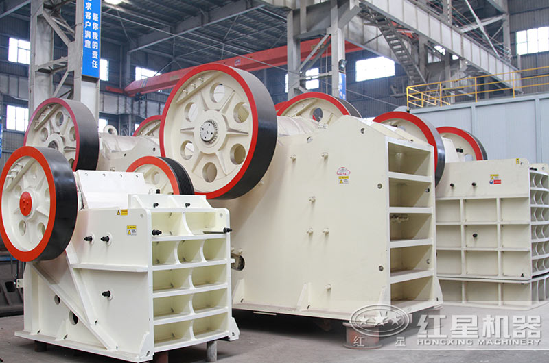 圖1:顎式粉碎機 圖1:顎式粉碎機