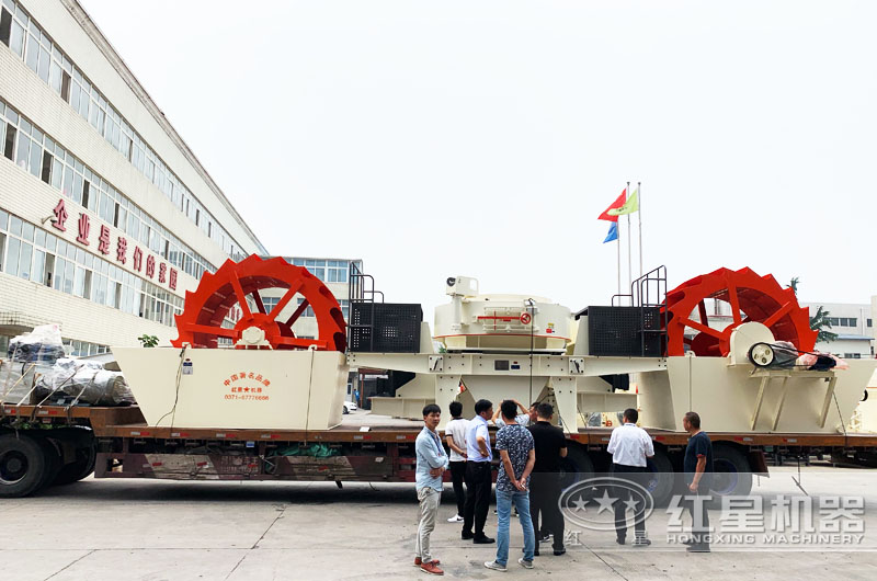 爭分奪秒,紅星盡快為客戶專車發貨 爭分奪秒,紅星盡快為客戶專車發貨