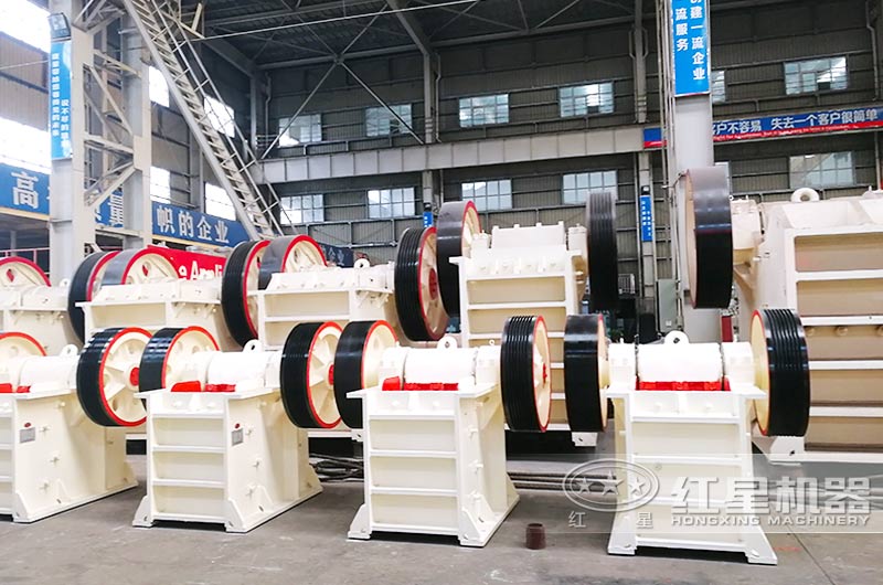 鄂式細破碎機廠區提供多種型號 鄂式細破碎機廠區提供多種型號