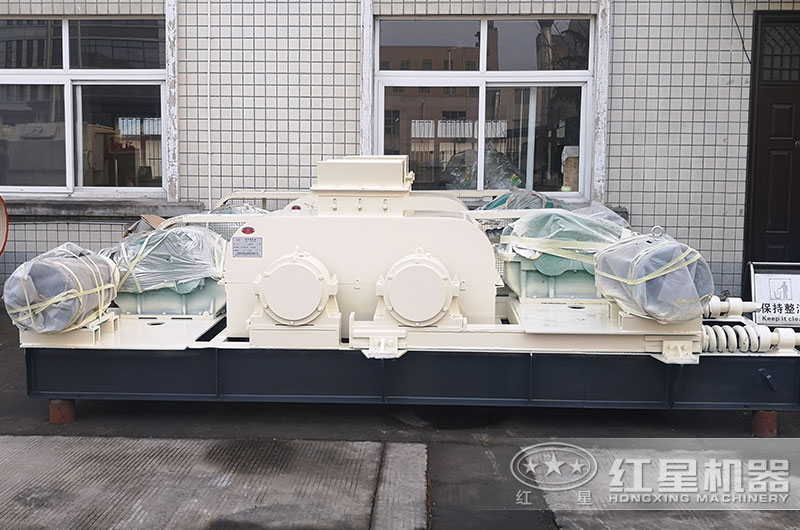 對輥式粉碎機(jī)設(shè)備圖片 對輥式粉碎機(jī)設(shè)備圖片