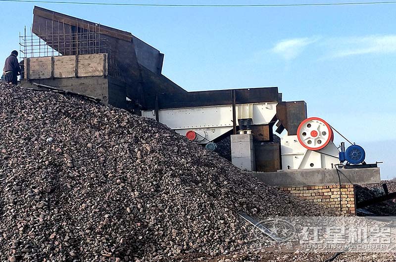 顎式破碎機(jī)工作現(xiàn)場圖片 顎式破碎機(jī)工作現(xiàn)場圖片