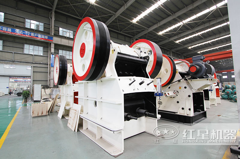 鄂式破碎機 鄂式破碎機