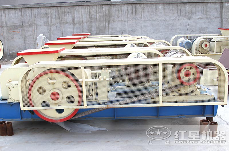 對輥式破碎機(jī) 對輥式破碎機(jī)