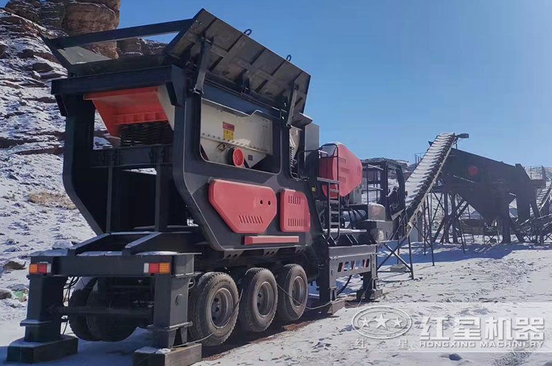 輪胎式移動破碎機現場 輪胎式移動破碎機現場
