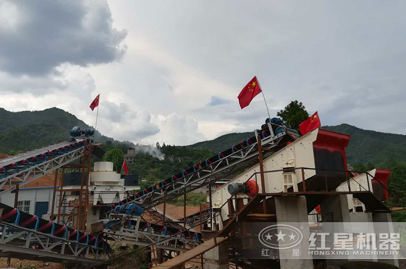 河卵石制砂碎砂加工現場 河卵石制砂碎砂加工現場